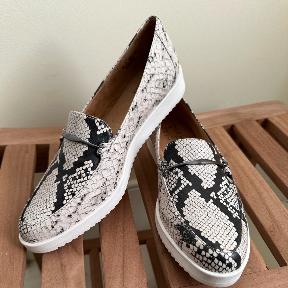 Naturalizer Women’s Ranger Moccasin Loafer Snake Skin Size 9M